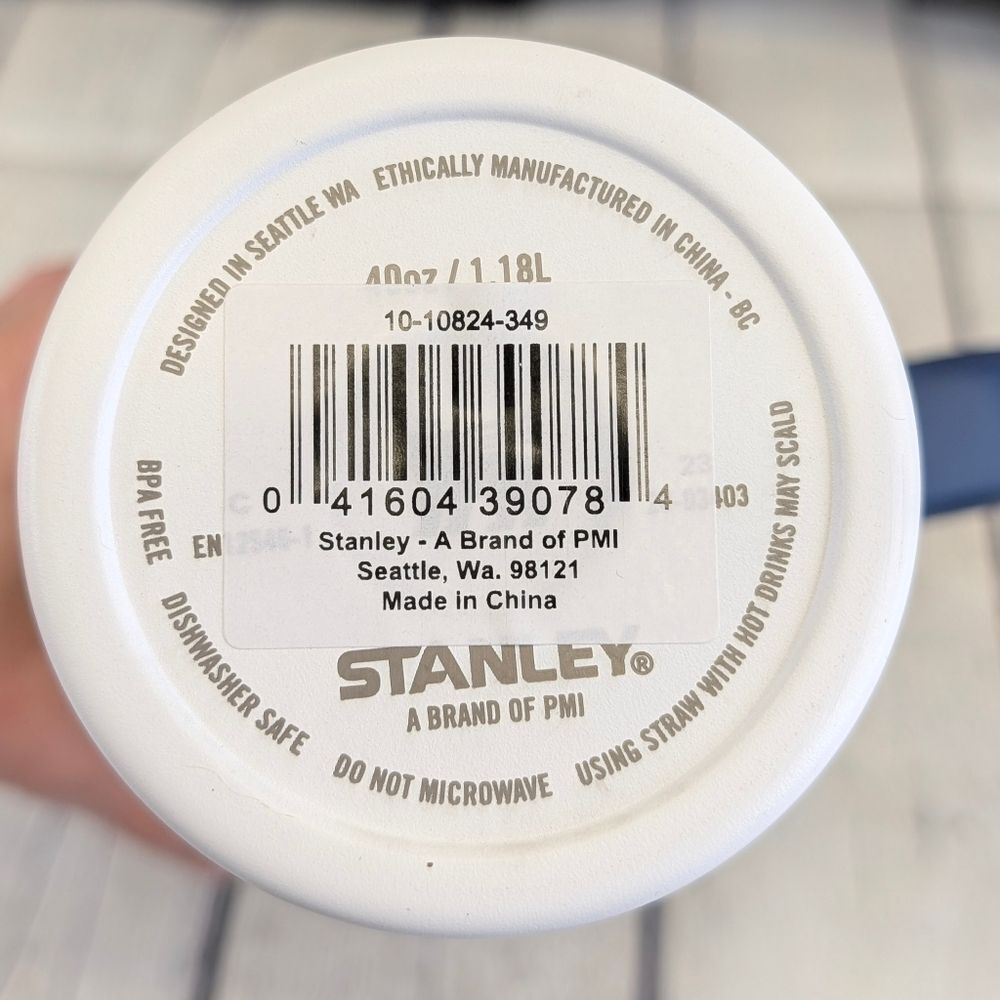 Stanley 40 oz Quencher H2.0 FlowState Tumbler – Ltd. Edition Abstract Ge… - Picture 6 of 7